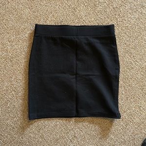 Forever 21 size small black pencil skirt